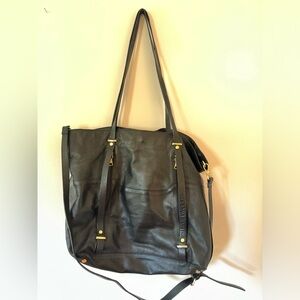 Black shoulder bag or tote bag, leather